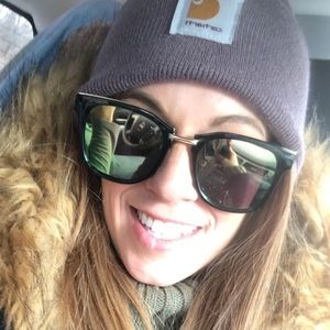 Meet your Posher, Cortney